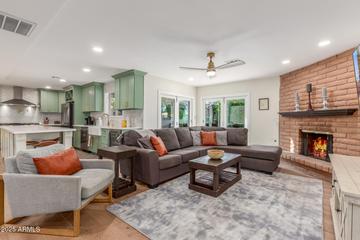 2402 E Cinnabar Ave., Phoenix, AZ 85028