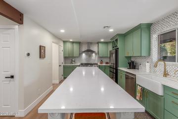 2402 E Cinnabar Ave., Phoenix, AZ 85028