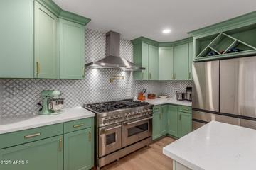 2402 E Cinnabar Ave., Phoenix, AZ 85028