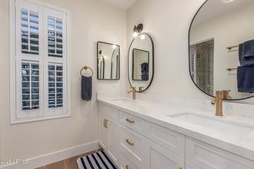 2402 E Cinnabar Ave., Phoenix, AZ 85028