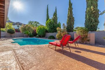 2402 E Cinnabar Ave., Phoenix, AZ 85028