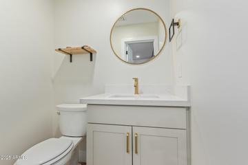 2402 E Cinnabar Ave., Phoenix, AZ 85028