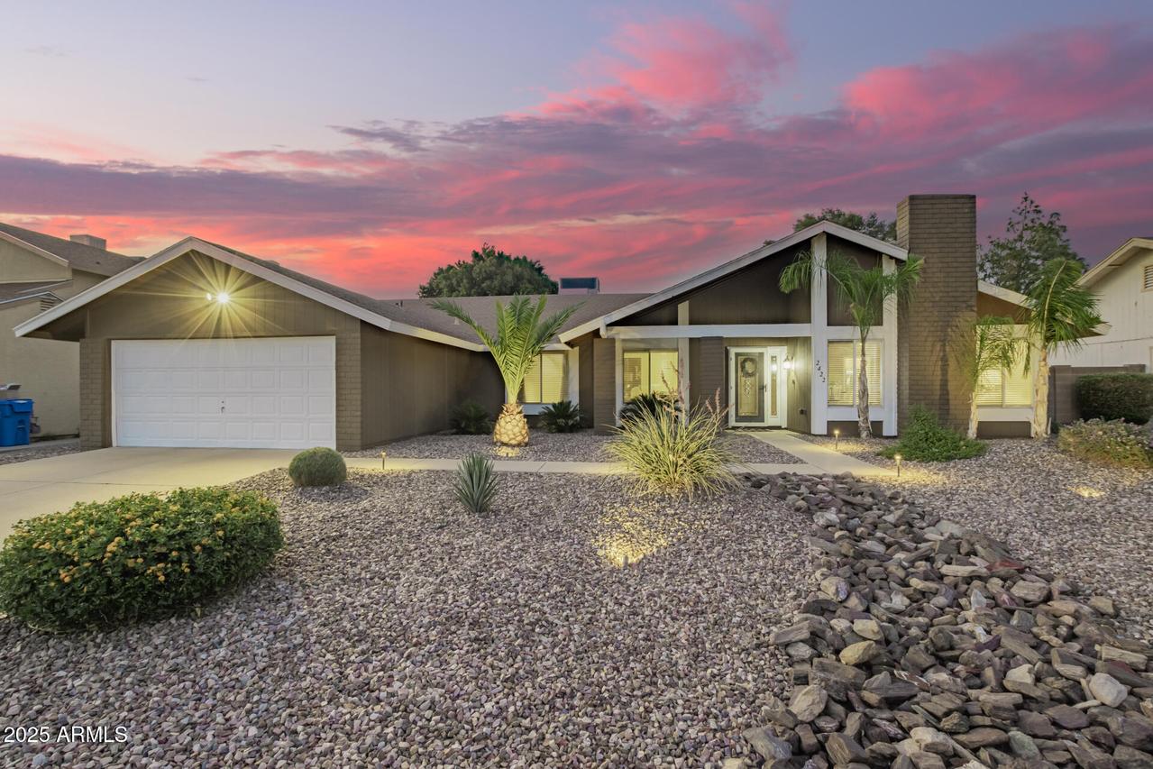 2422 W Acoma Dr., Phoenix, AZ 85023