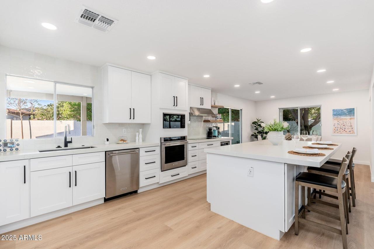 7223 N 14th St., Phoenix, AZ 85020