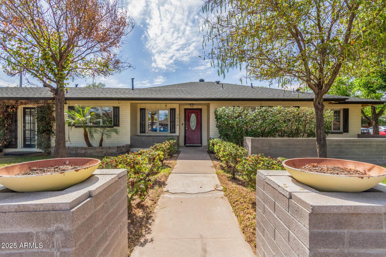 2938 N 18th Ave., Phoenix, AZ 85015