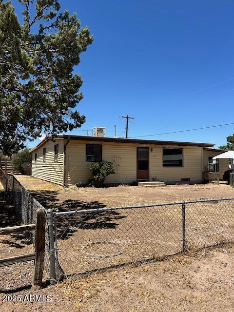 127 E Apache St., Huachuca City, AZ 85616