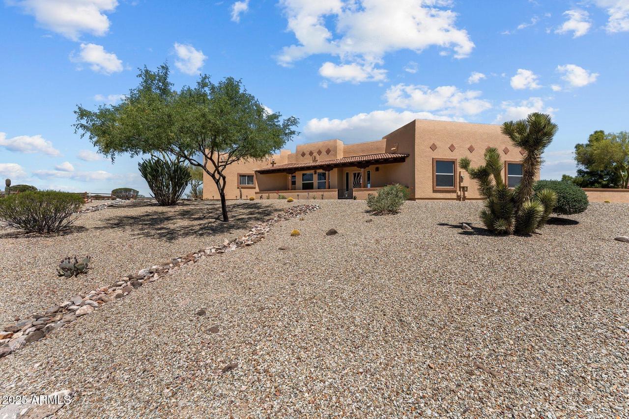 2310 W Highridge Rd., Wickenburg, AZ 85390