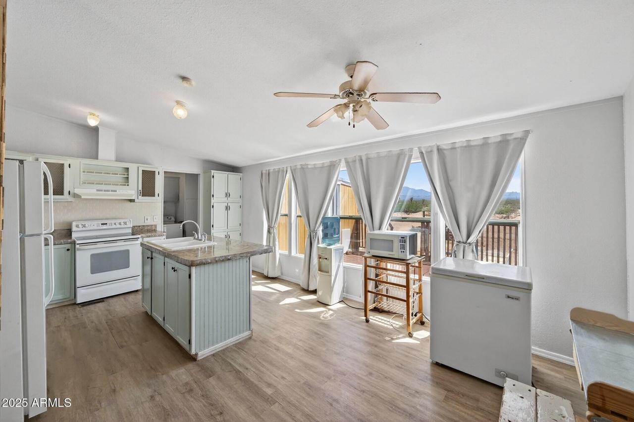 19532 S Lone Ranger Rd., Yucca, AZ 86438