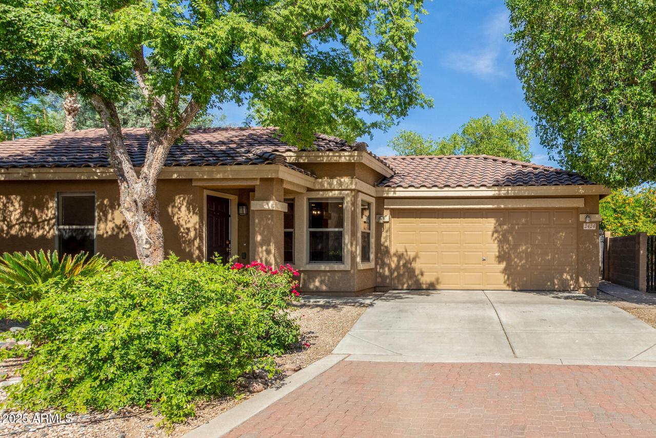2424 E Peach Tree Dr., Chandler, AZ 85249