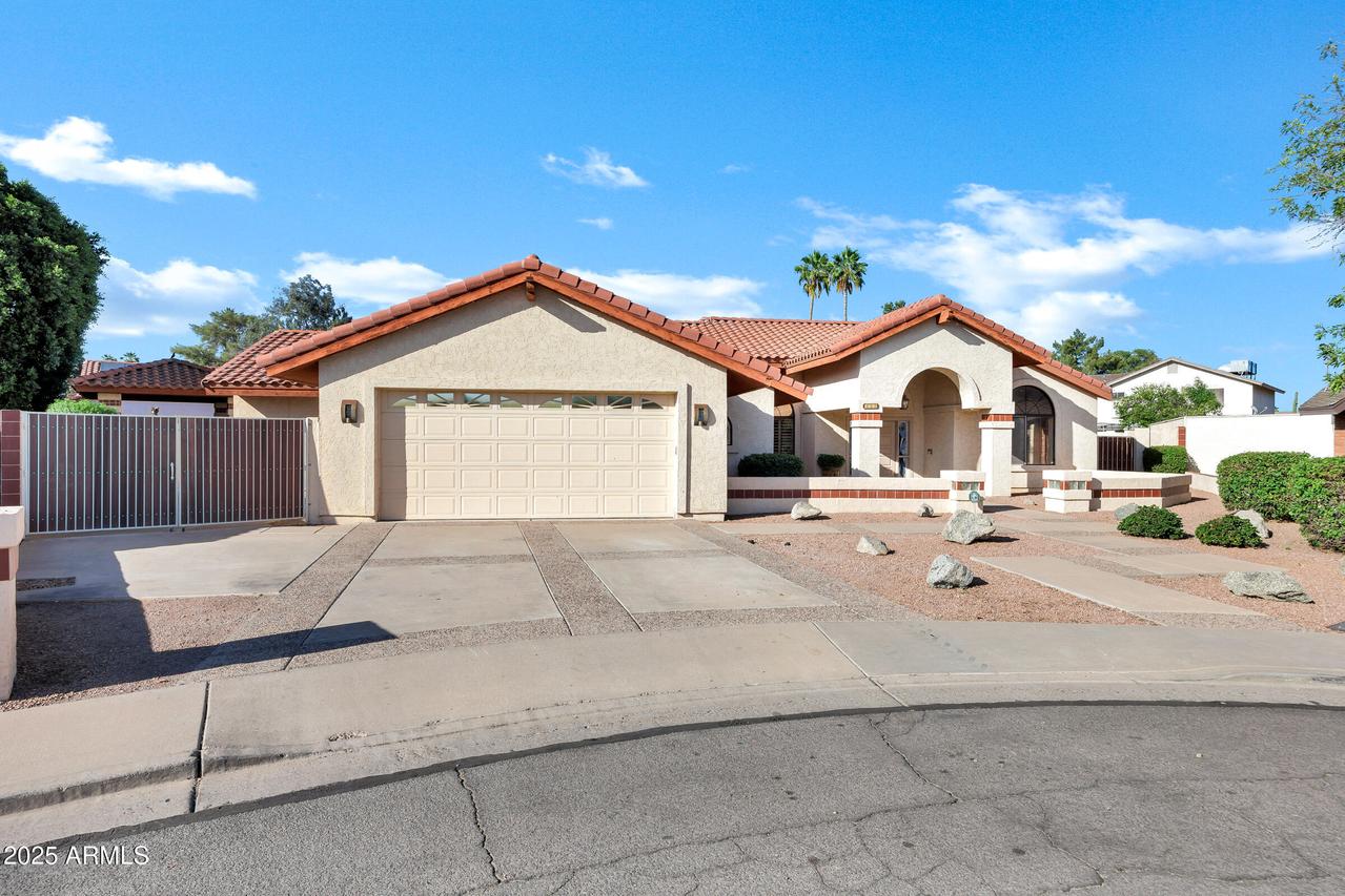 322 E Gary Cir., Mesa, AZ 85201
