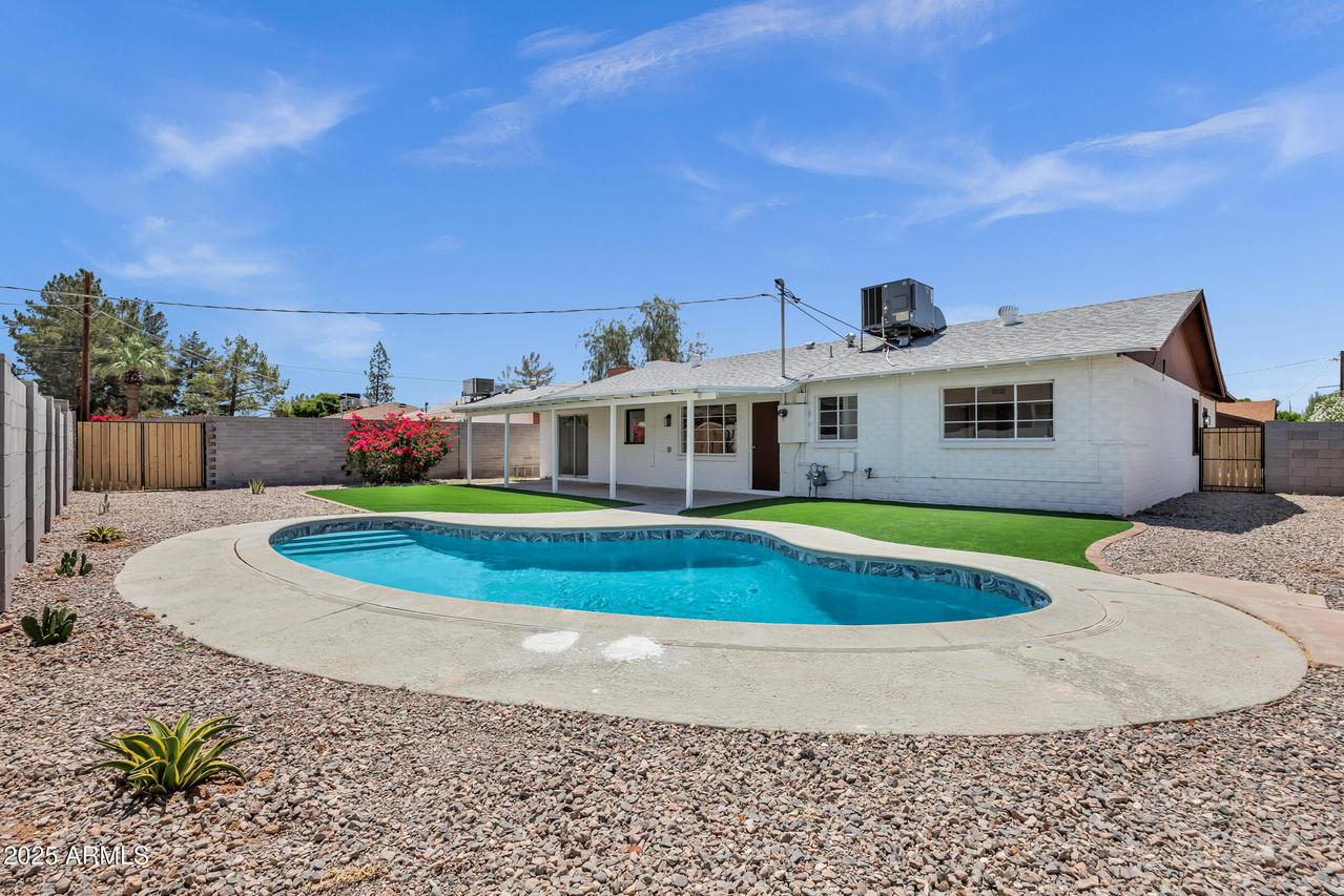 8002 E Whitton Ave., Scottsdale, AZ 85251