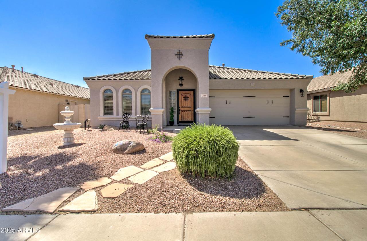 709 E Dry Creek Rd., San Tan Valley, AZ 85143