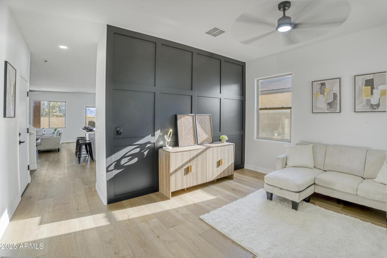 8137 W Pueblo Ave., Phoenix, AZ 85043