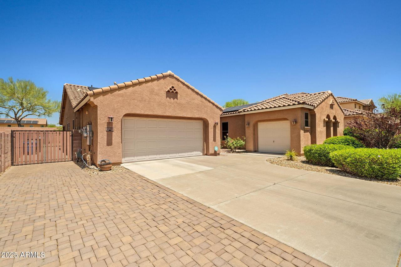 2422 W Maya Way, Phoenix, AZ 85085