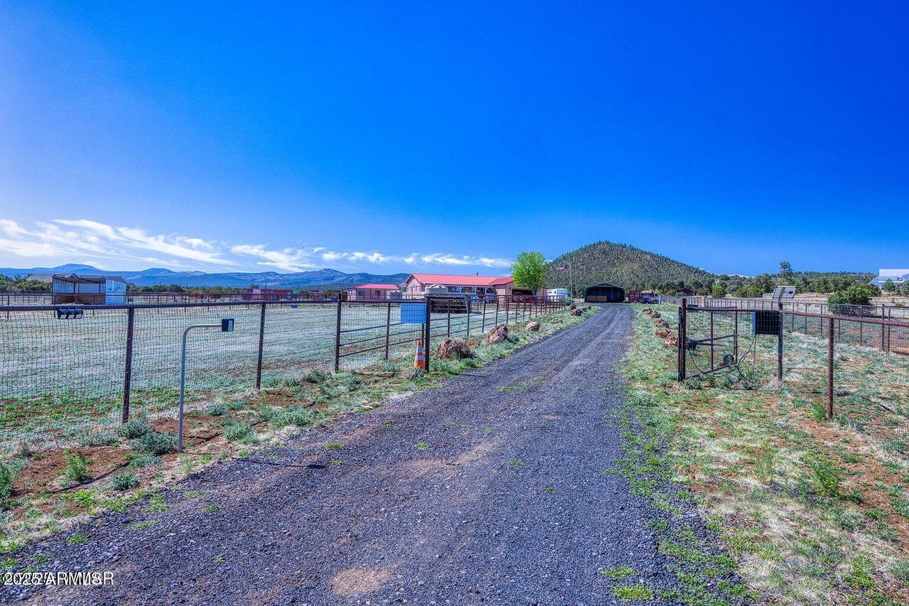 18 N County Road N3207, Vernon, AZ 85940