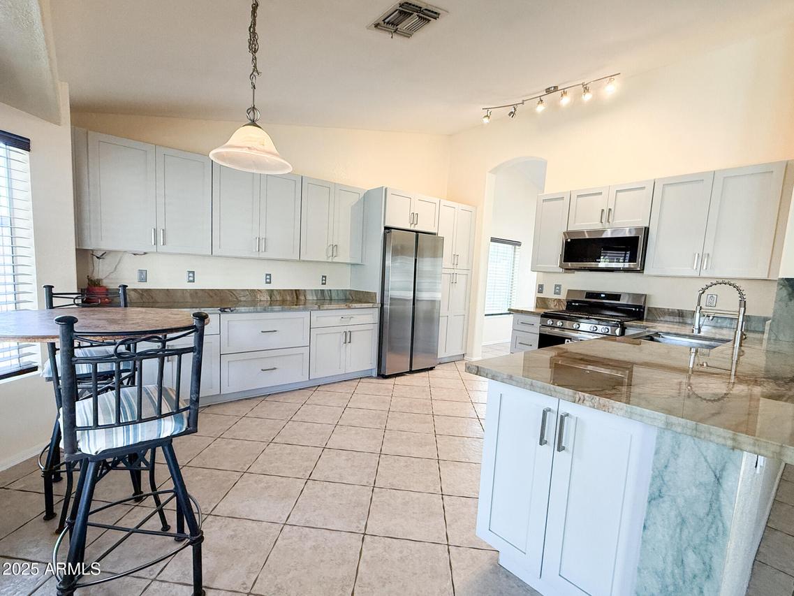 17371 N 86th Ave., Peoria, AZ 85382