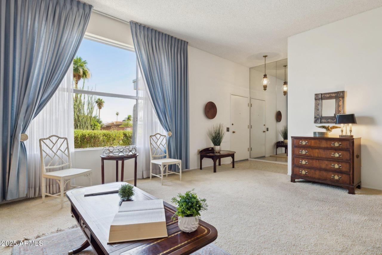 9209 W Hutton Dr., Sun City, AZ 85351