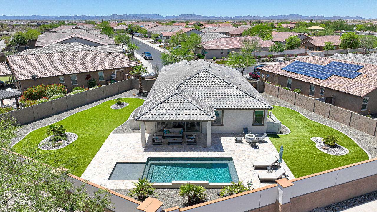 18000 W Thistle Landing Dr., Goodyear, AZ 85338