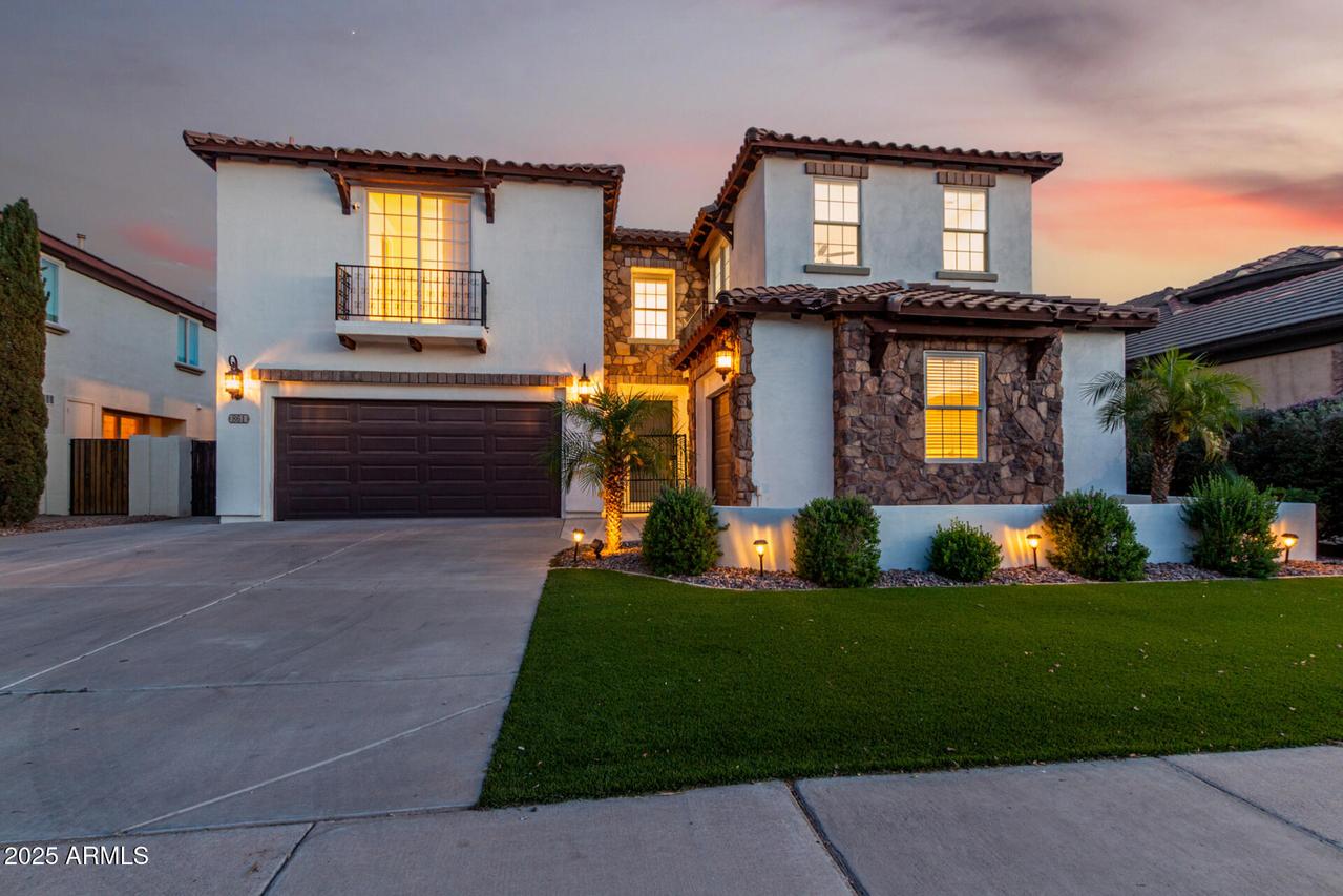 861 E Canyon Way, Chandler, AZ 85249