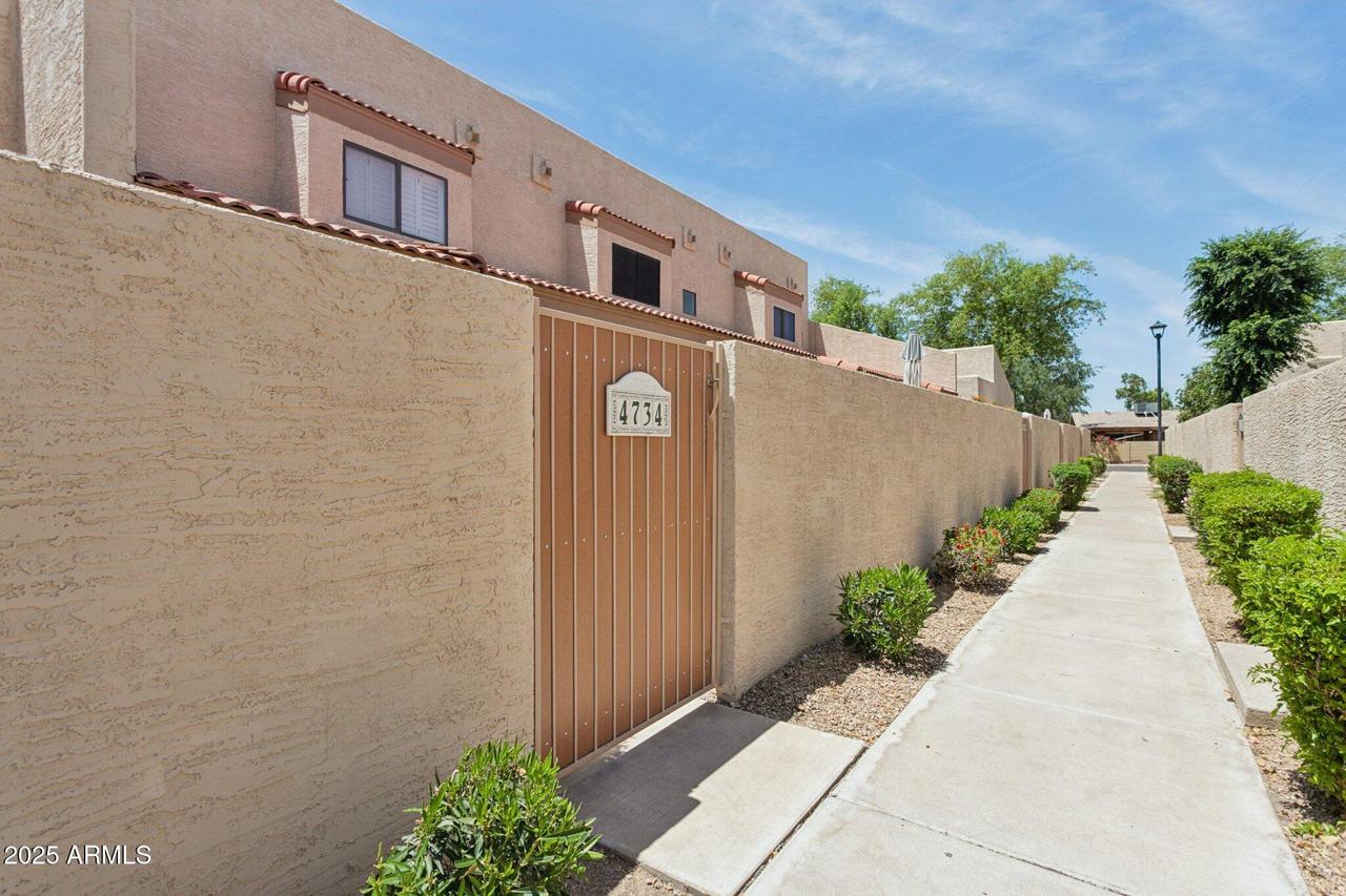 4734 W Golden Ln., Glendale, AZ 85302