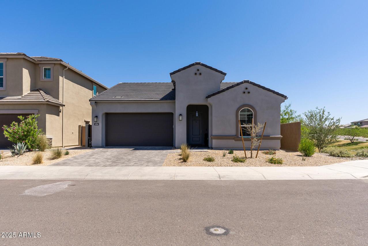 5954 E Cat Balue Dr., Phoenix, AZ 85054