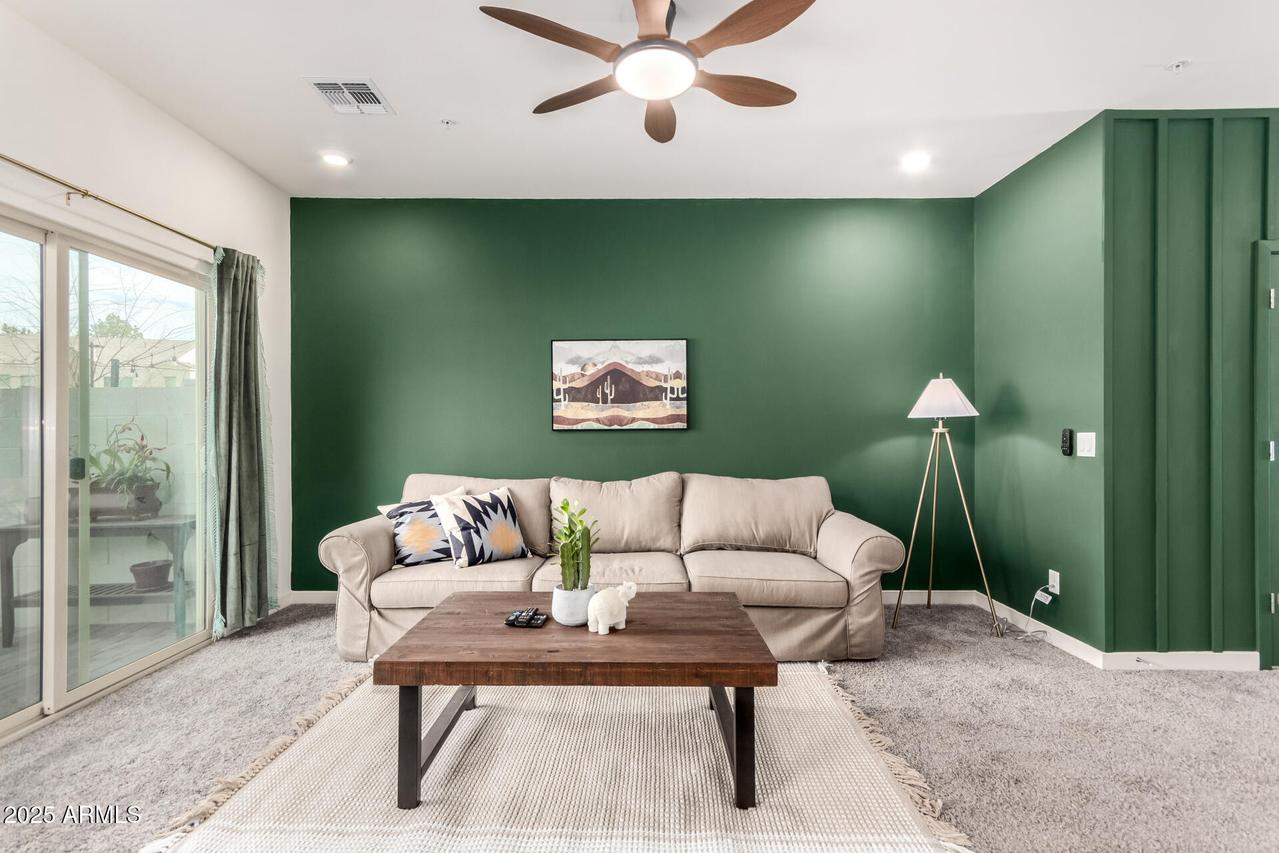 2256 W Laurie Ln., Phoenix, AZ 85021