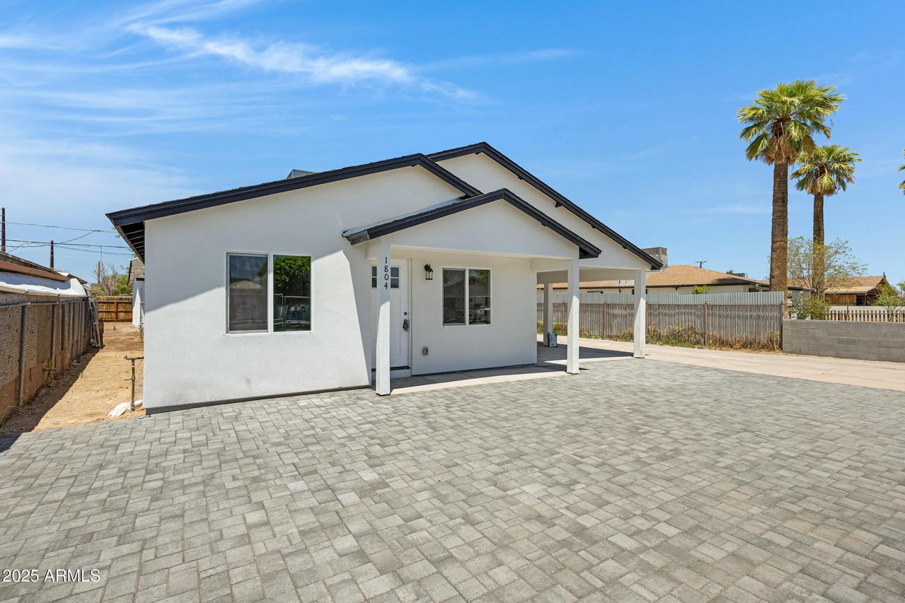 1804 E Pueblo Ave., Phoenix, AZ 85040