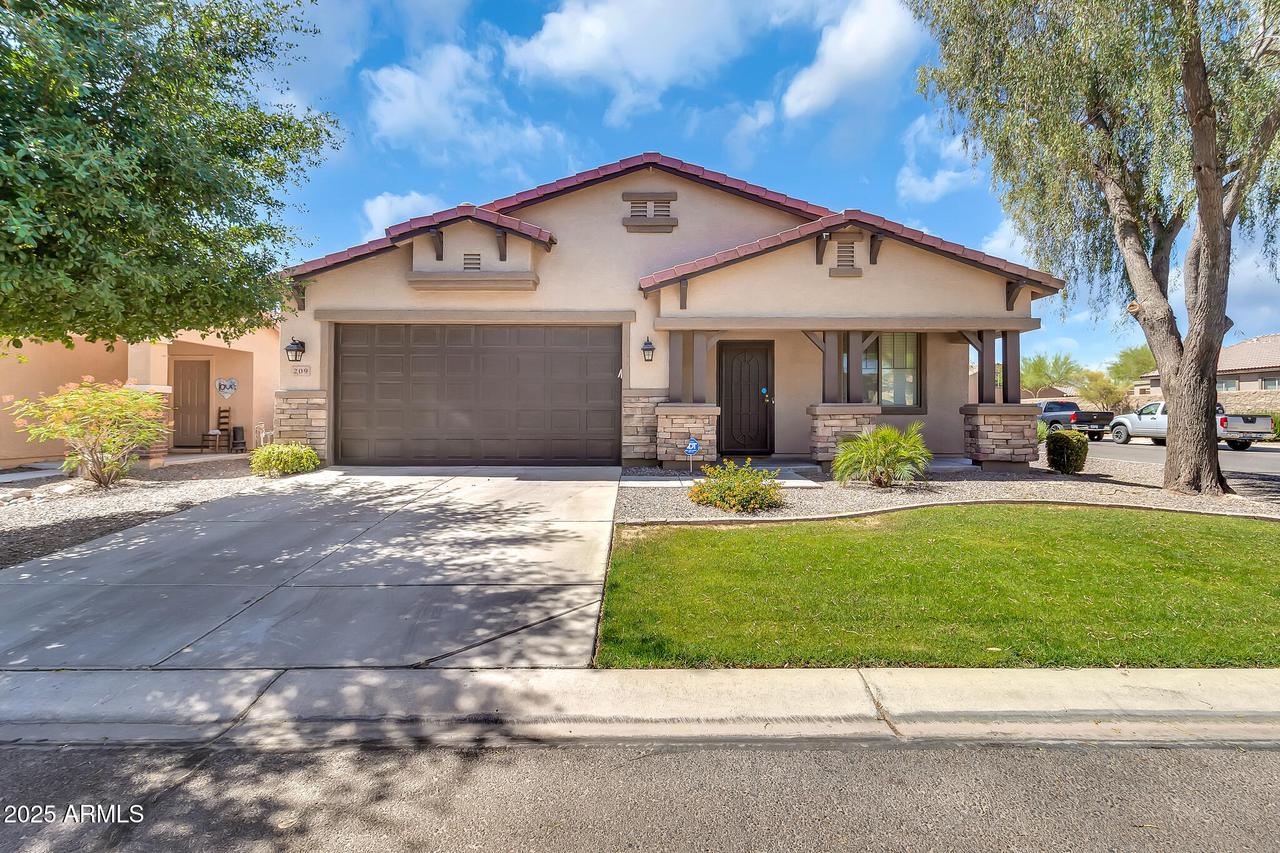 209 E Diamond Tr., San Tan Valley, AZ 85143