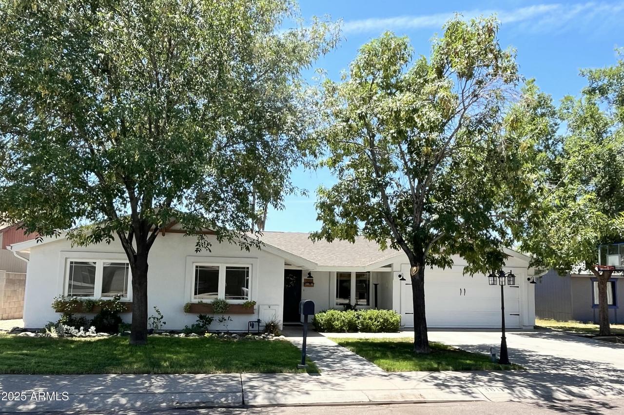 3811 E Evans Dr., Phoenix, AZ 85032