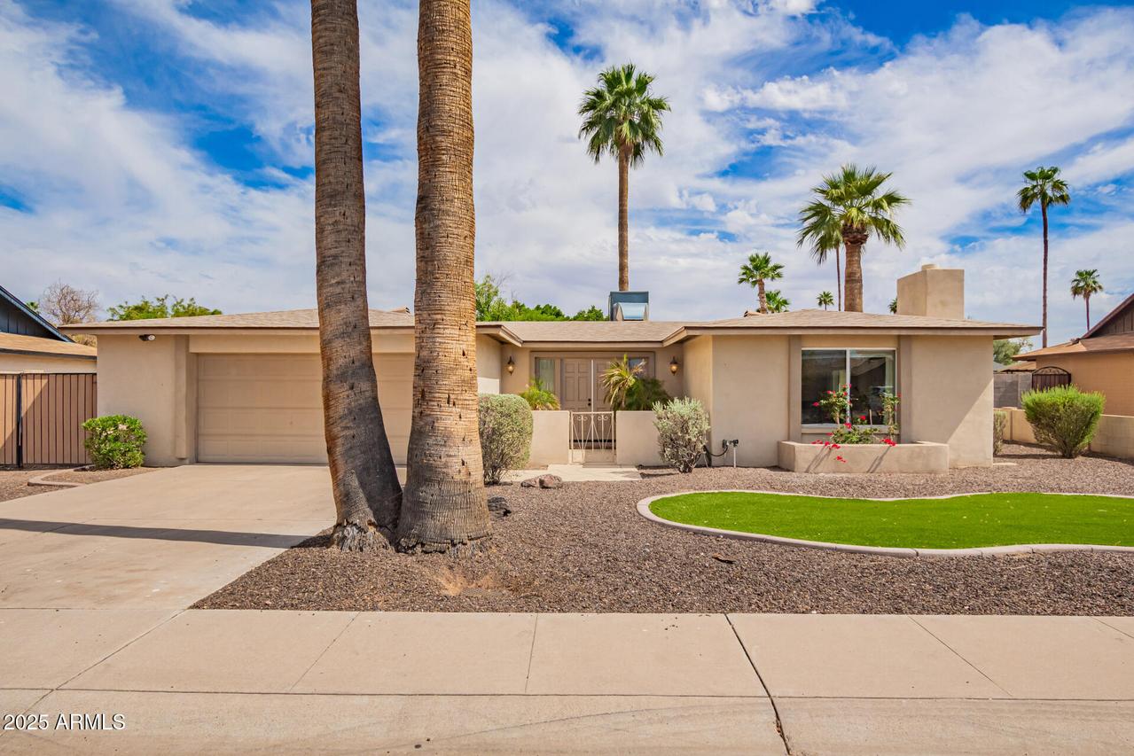 1887 E La Donna Dr., Tempe, AZ 85283