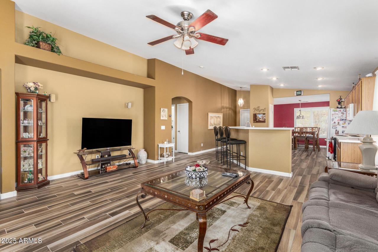 7003 S 23rd Ln., Phoenix, AZ 85041