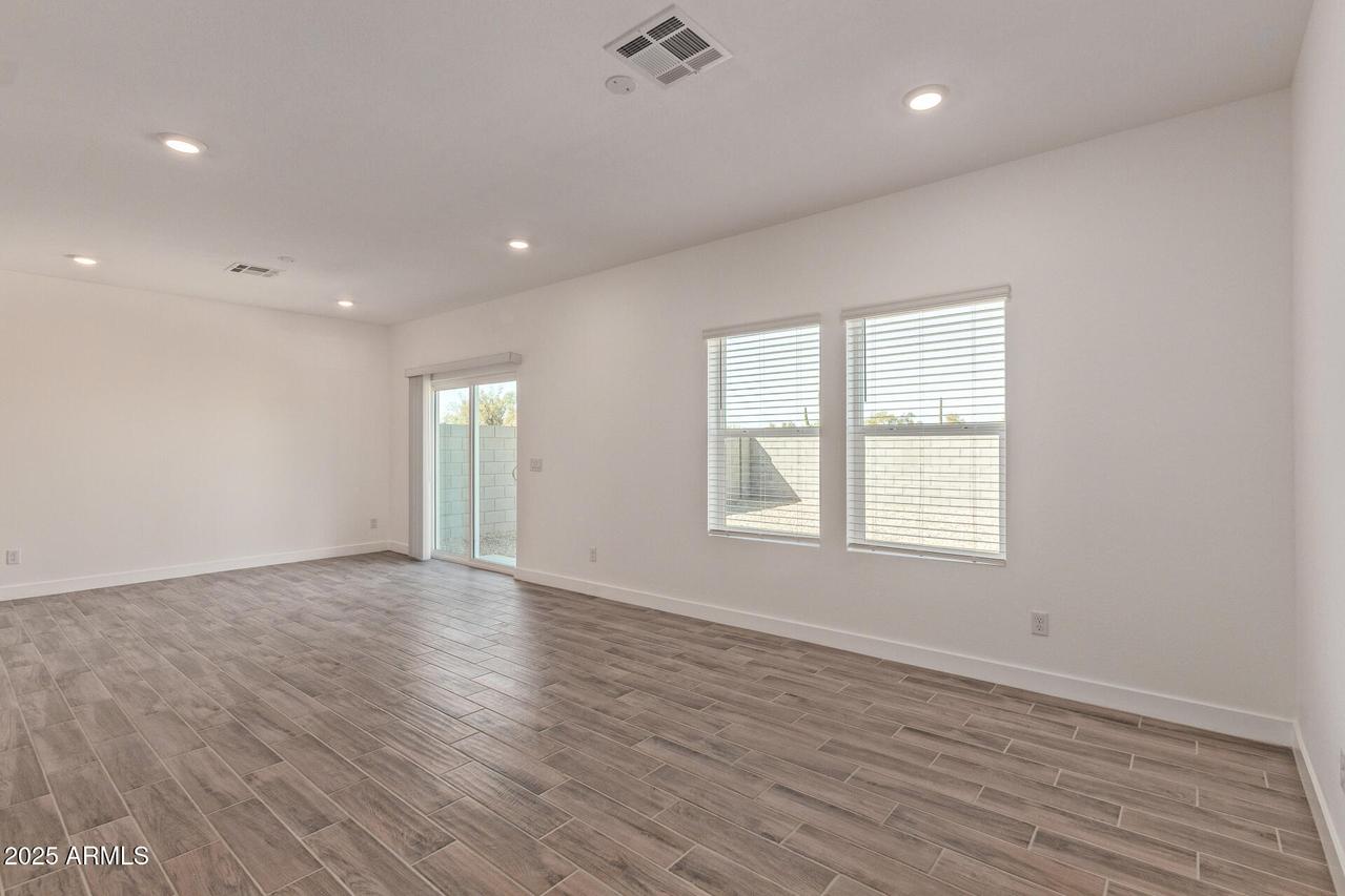 1577 N Pueblo Dr., Apache Junction, AZ 85120