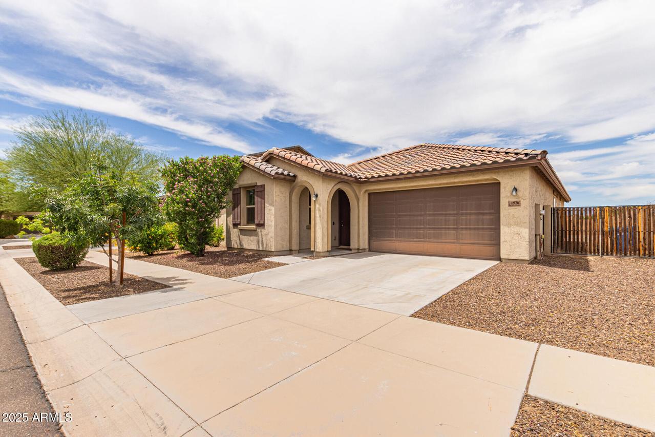 1926 W Carson Rd., Phoenix, AZ 85041