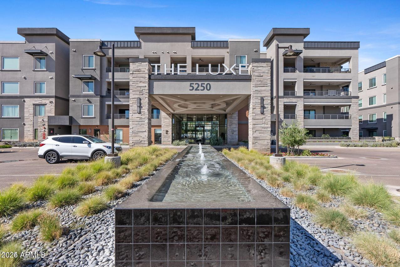 5250 E Deer Valley Dr. #247, Phoenix, AZ 85054