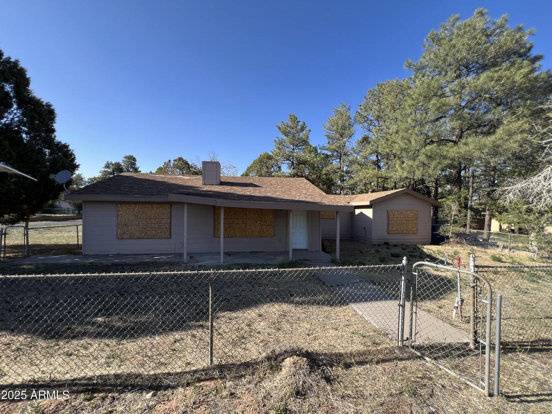 140 E Ellsworth Rd., Show Low, AZ 85901