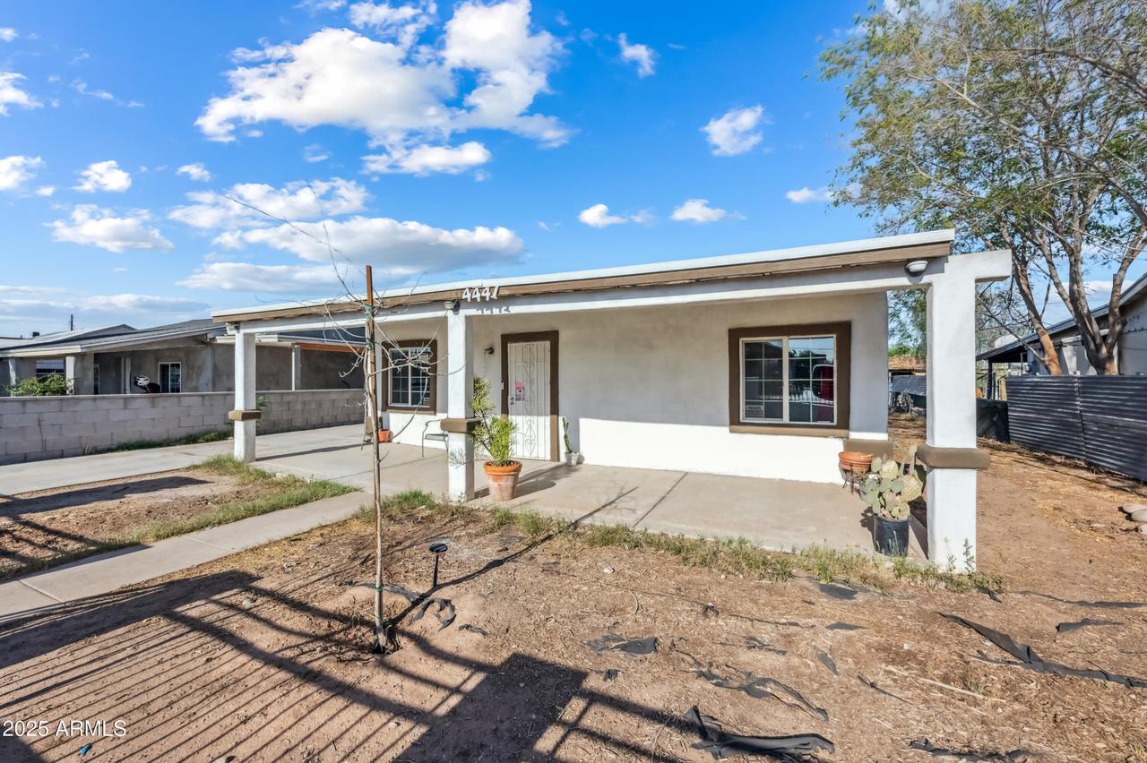 4441 S 8th St., Phoenix, AZ 85040