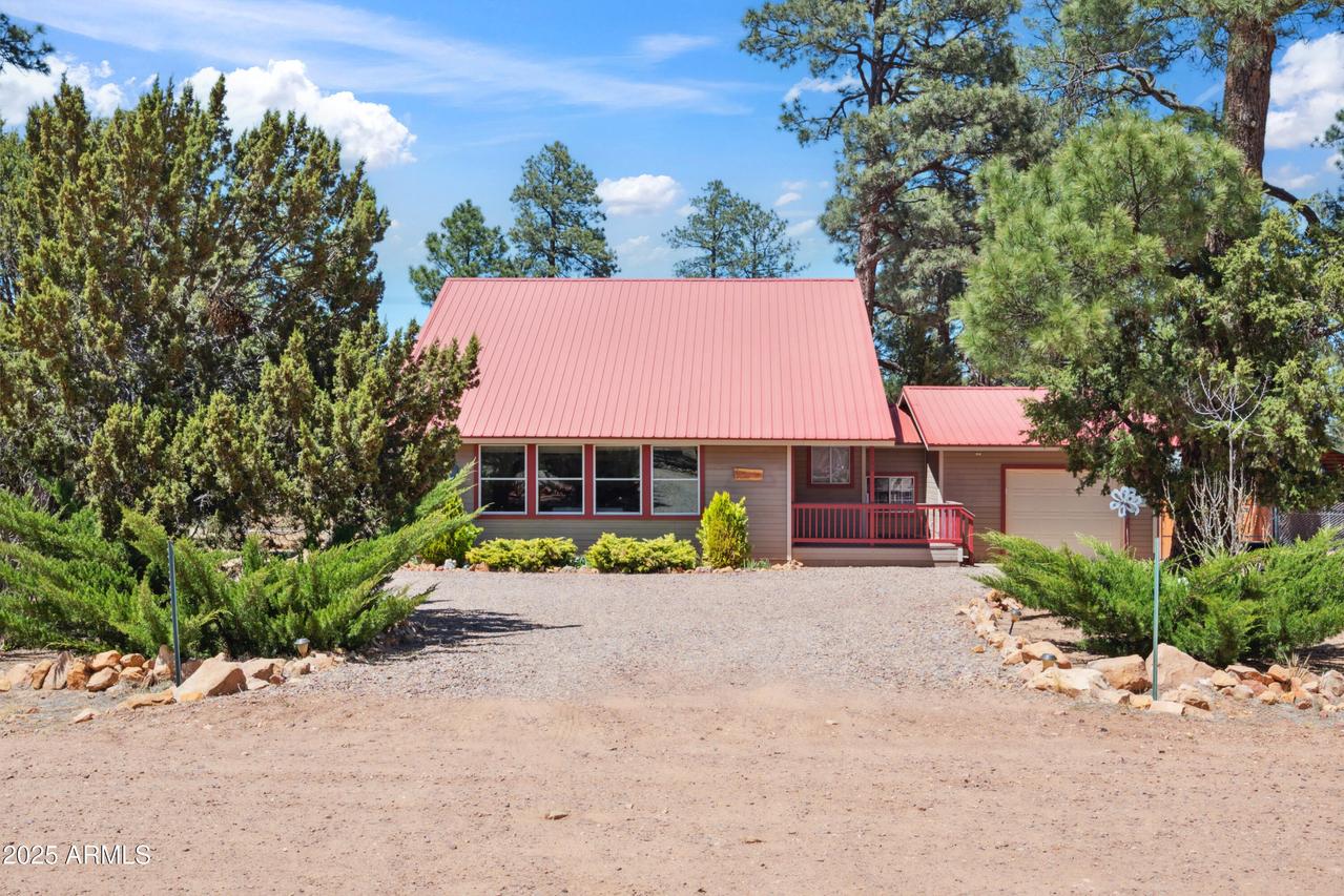 1980 Pine Cone Cir., Overgaard, AZ 85933