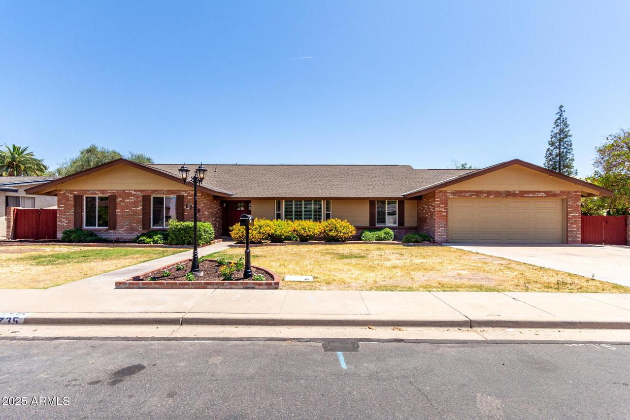 1735 E Hope St., Mesa, AZ 85203