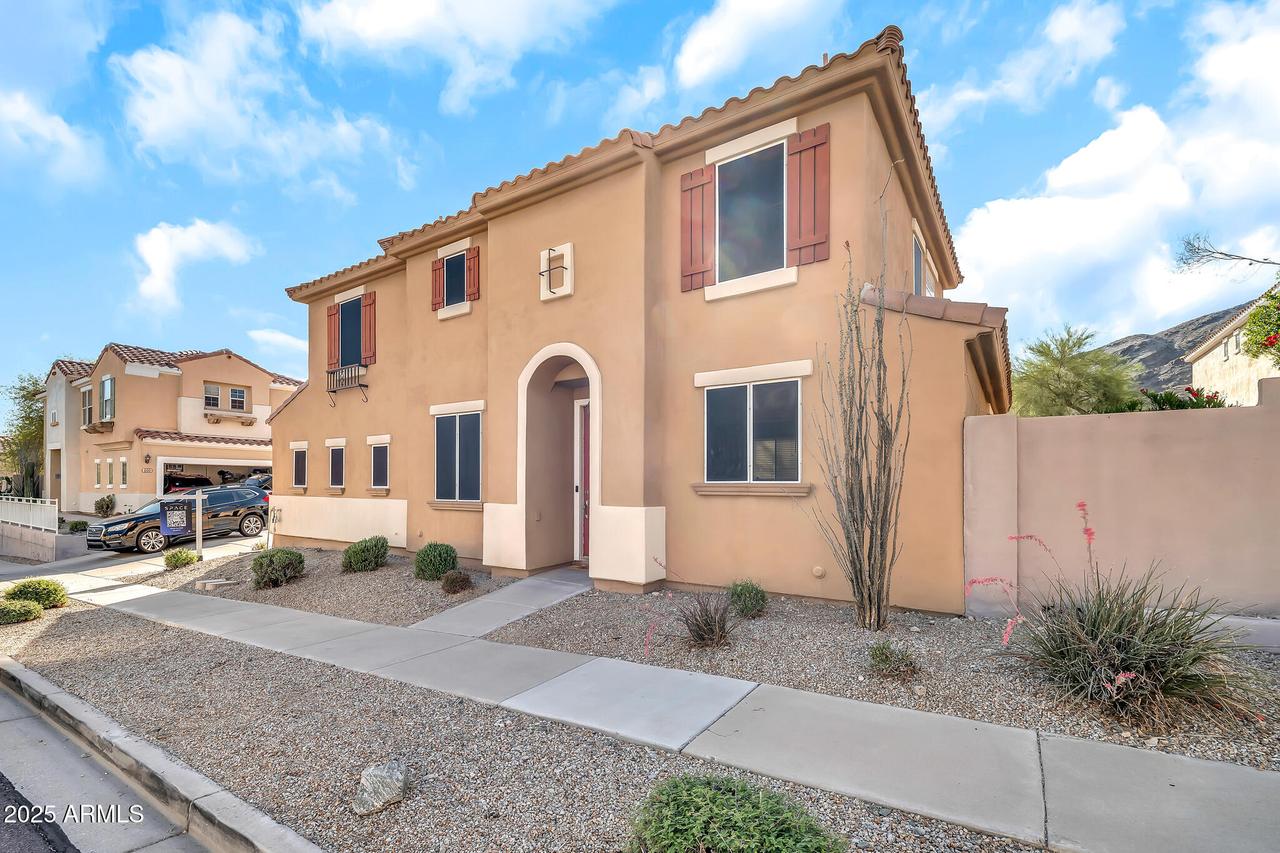 450 W Mountain Sage Dr., Phoenix, AZ 85045