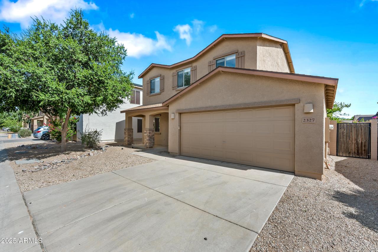 2327 E Meadow Creek Way, San Tan Valley, AZ 85140