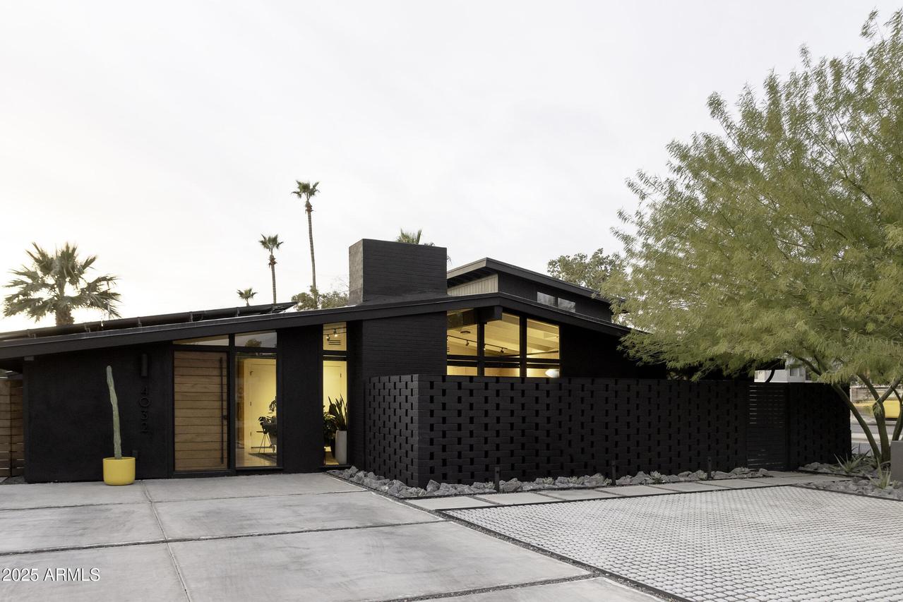4032 N 45th Pl., Phoenix, AZ 85018
