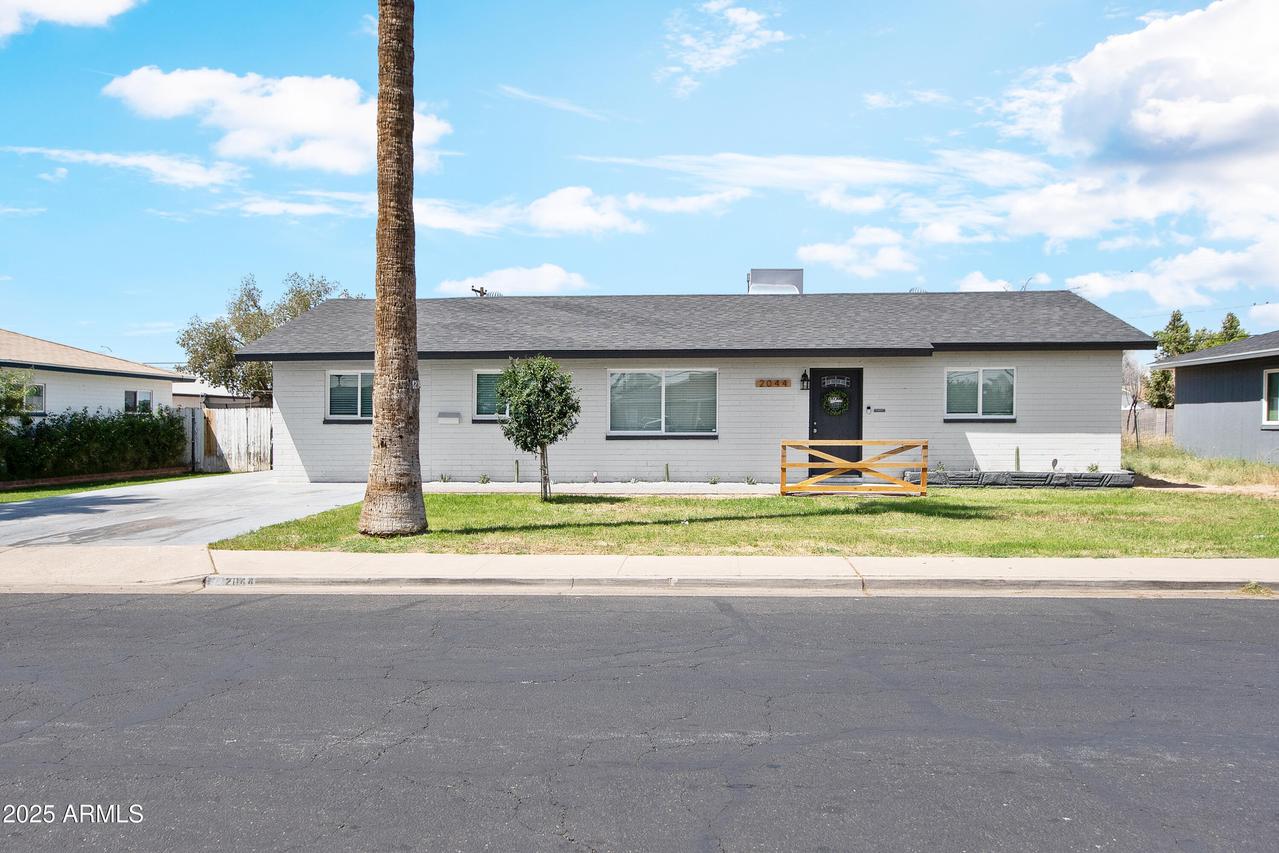 2044 W 1st St., Mesa, AZ 85201