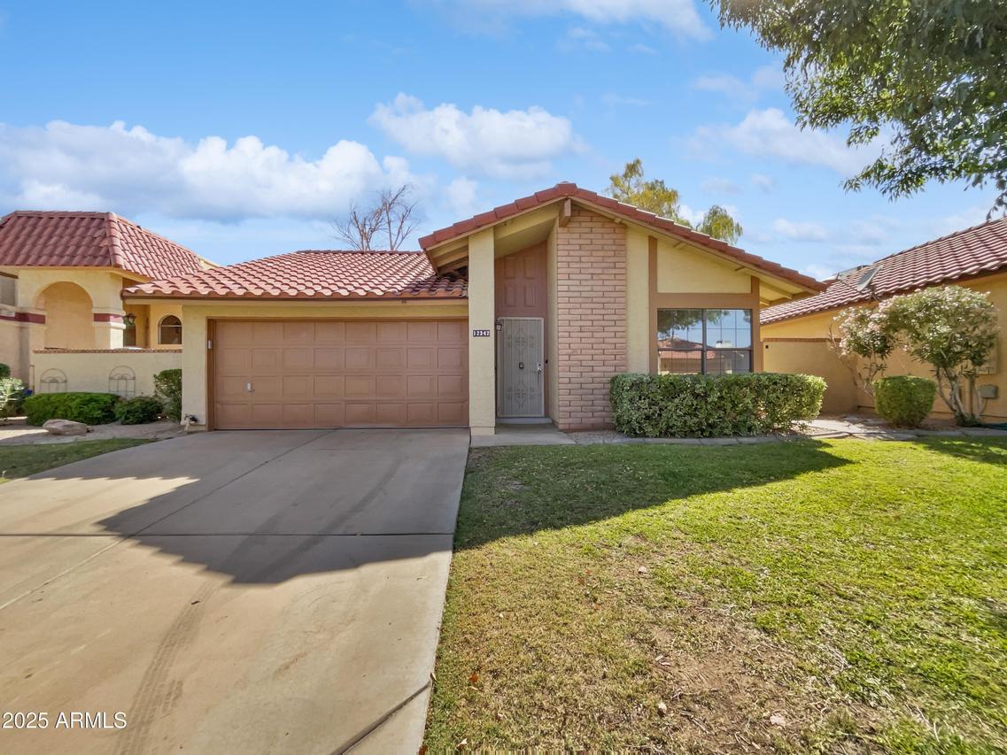 12342 S Shoshoni Dr., Phoenix, AZ 85044