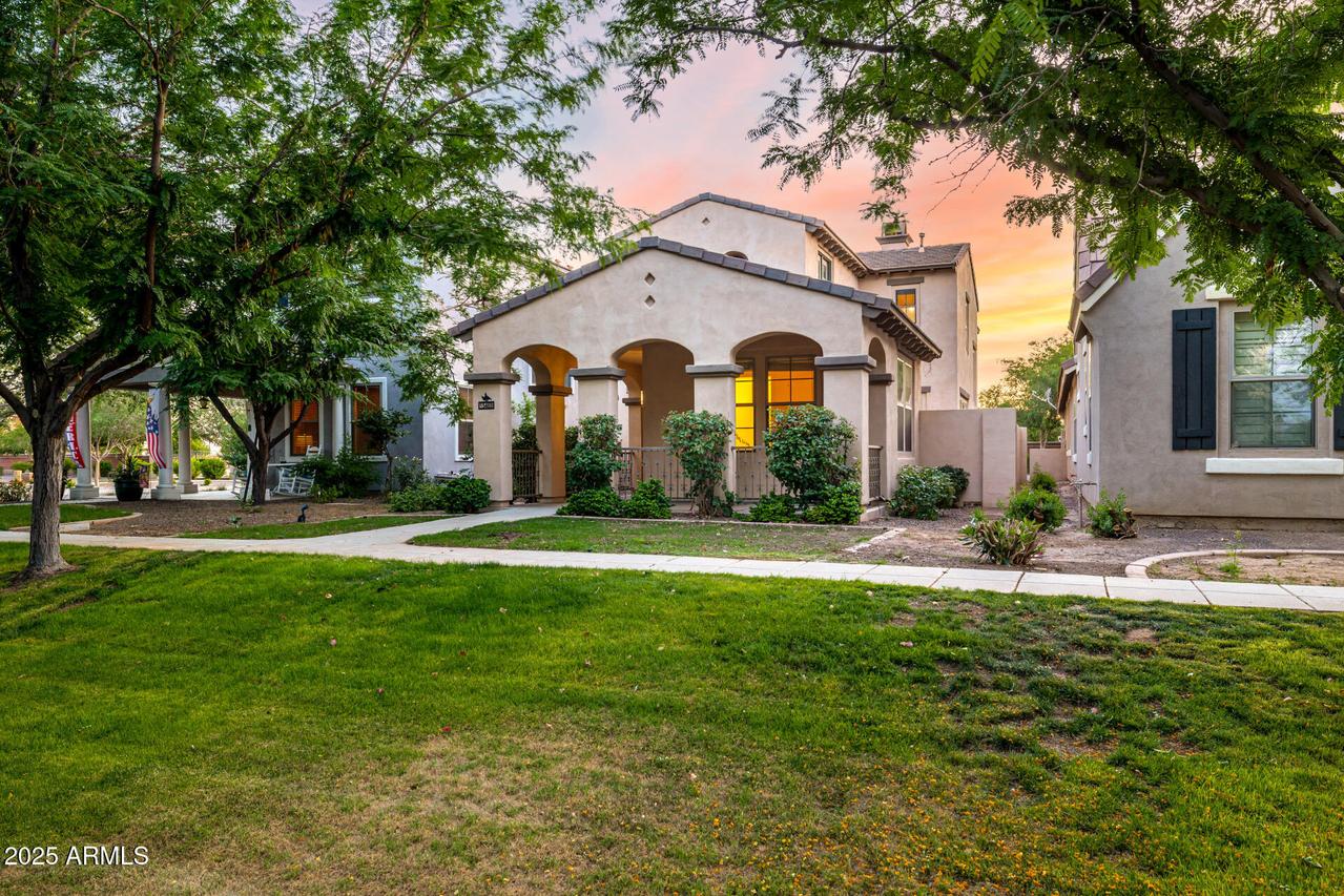 15469 W Dreyfus St., Surprise, AZ 85379