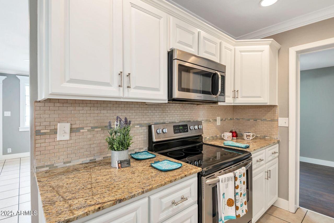4427 W Crittenden Ln., Phoenix, AZ 85031
