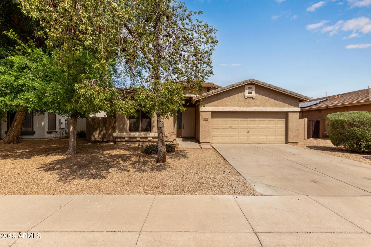2590 S Buckaroo Tr., Gilbert, AZ 85295