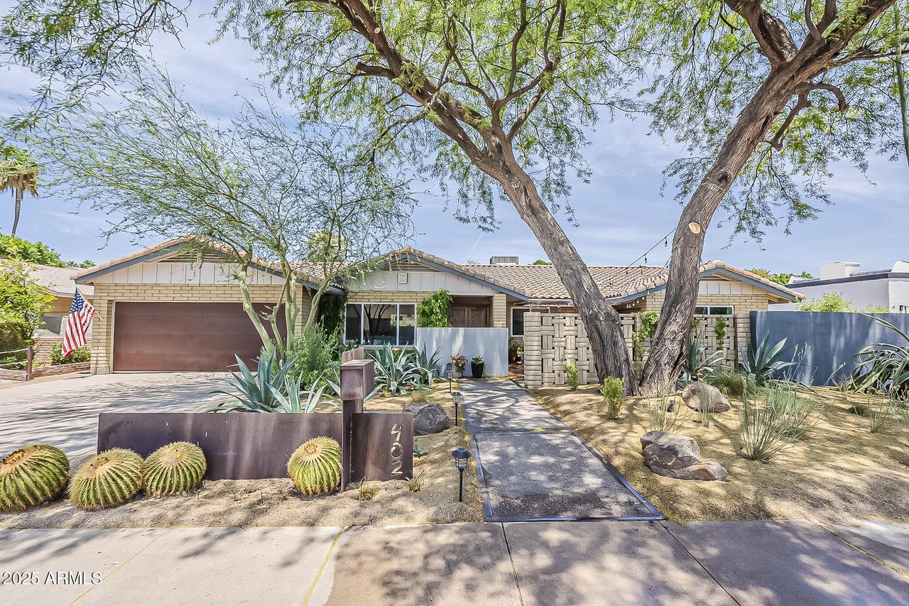 402 E Claremont St., Phoenix, AZ 85012
