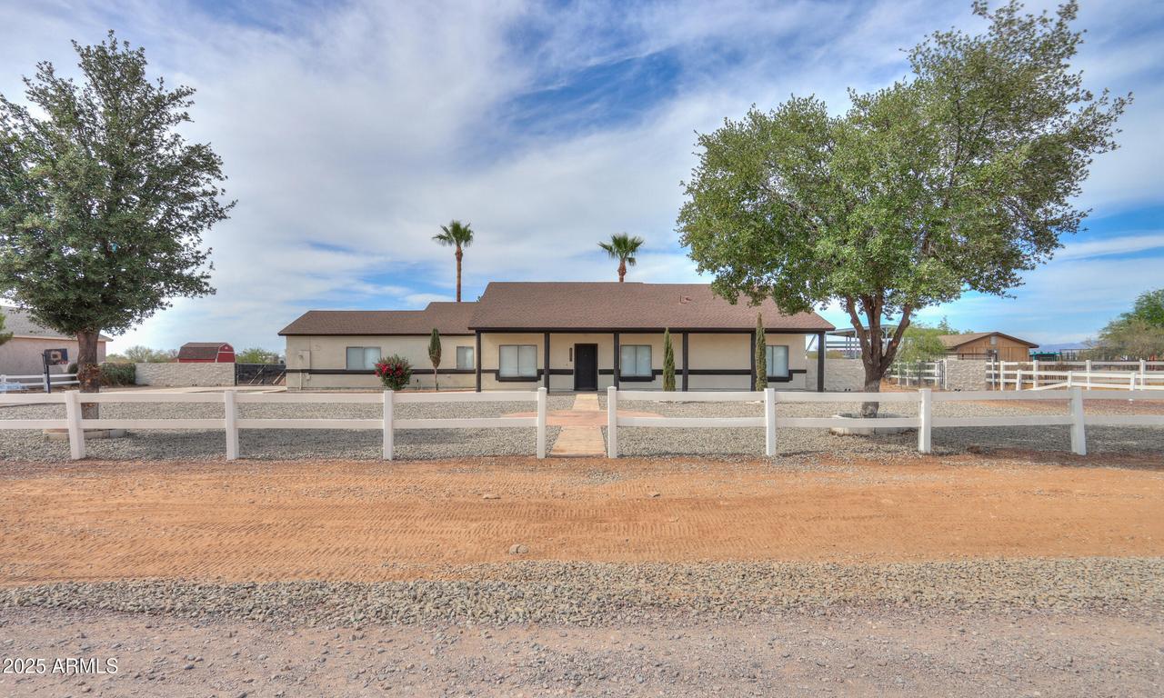 10692 E American Pride Dr., San Tan Valley, AZ 85143