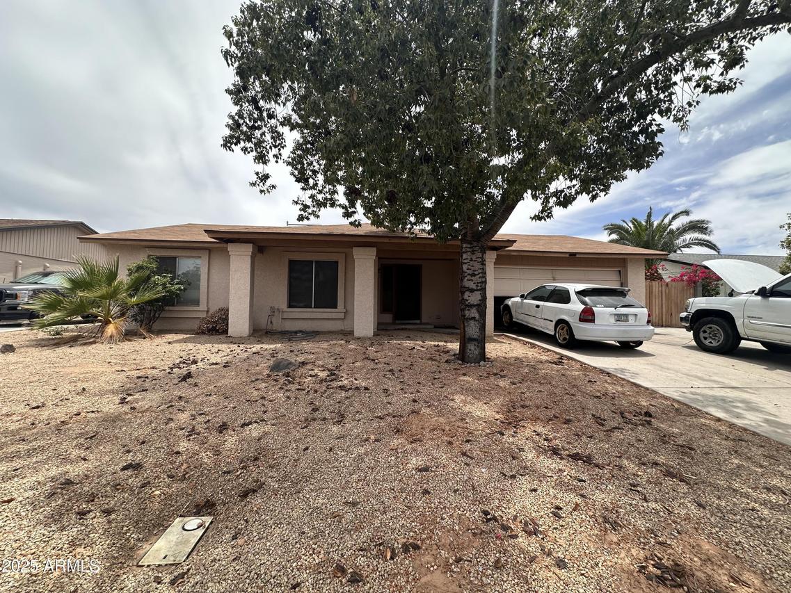 2209 W Los Arboles Pl., Chandler, AZ 85224