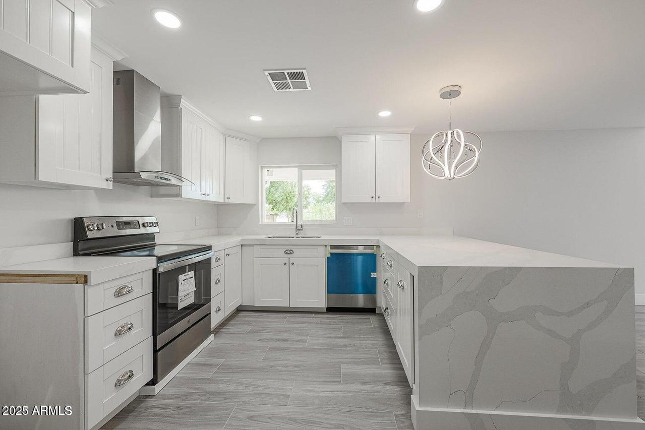 4307 E Walatowa St., Phoenix, AZ 85044